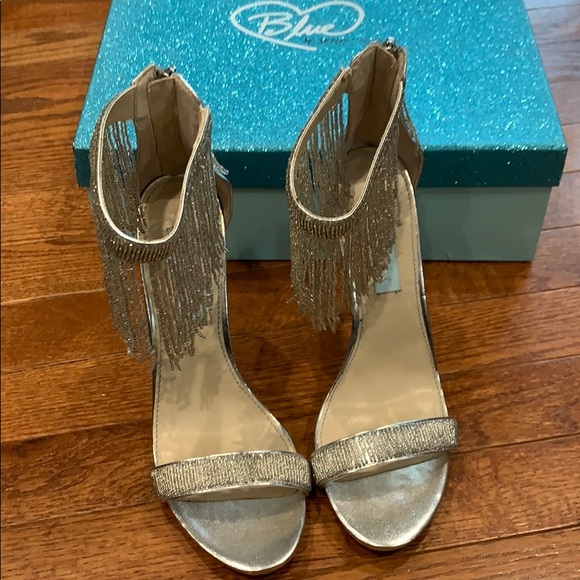 Betsy Johnson Silver Metallic Sandal size 7.5 - Picture 2 of 7